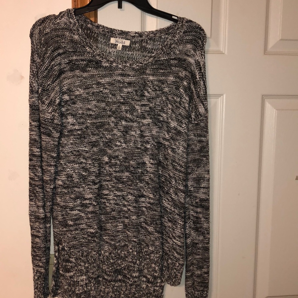 black and white long sleeve sweater